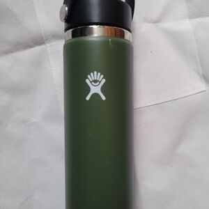 Hydro Flask Forest Green Bottle